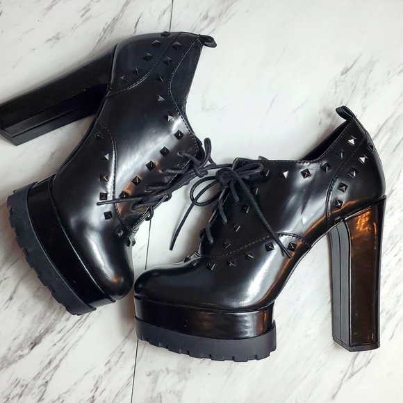 Jessica Simpson Imina Platform Bootie - Picture 1 of 12